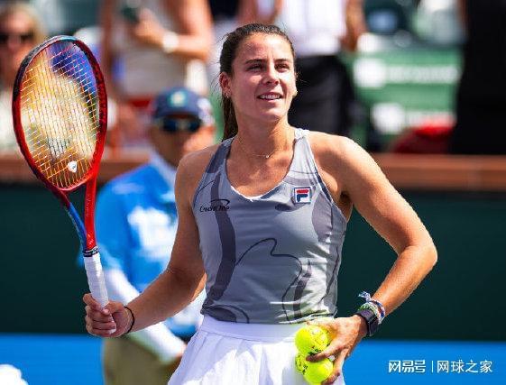 但她并未因 但她并未因